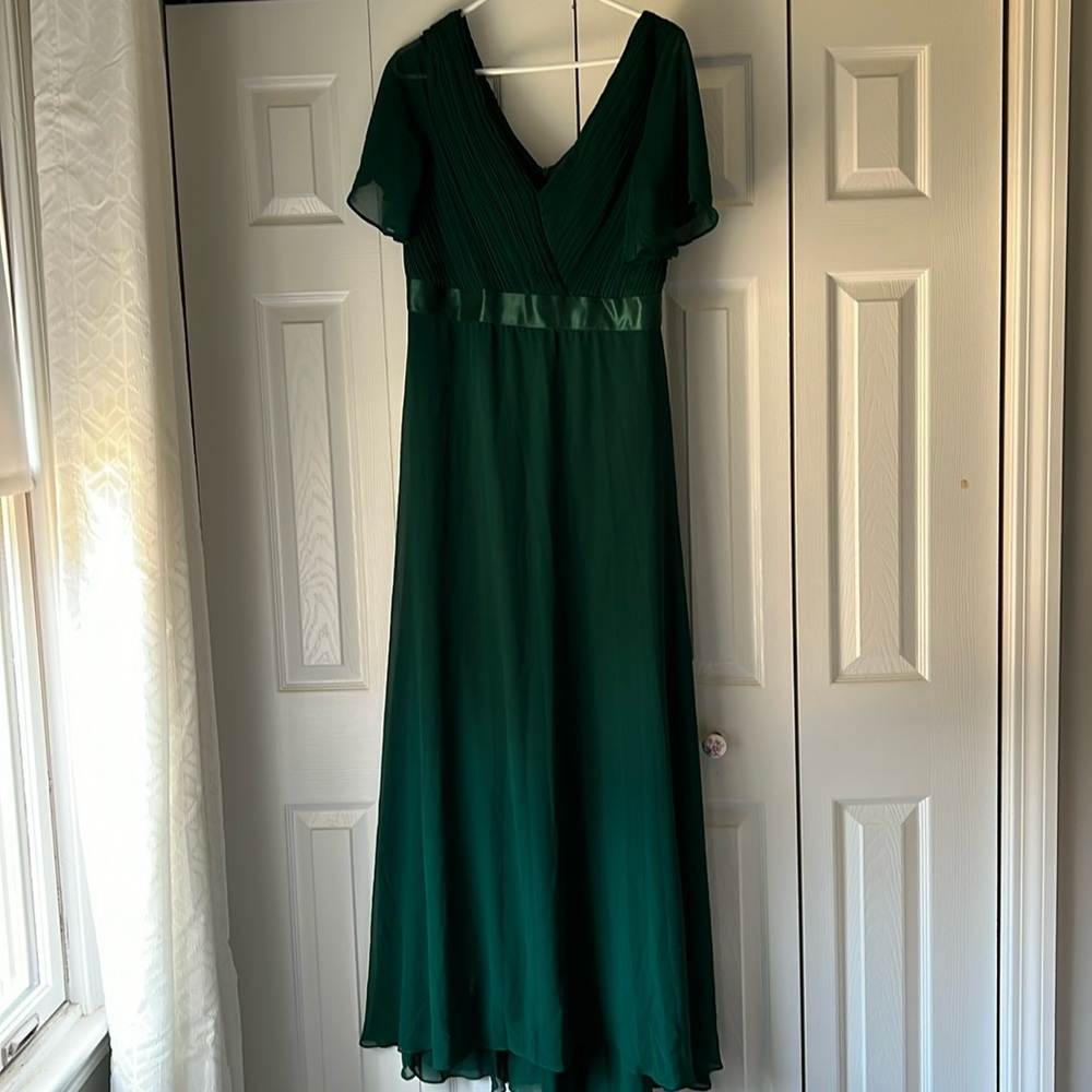 Ever pretty green gown
